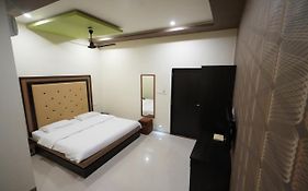Hotel Ravi Residency