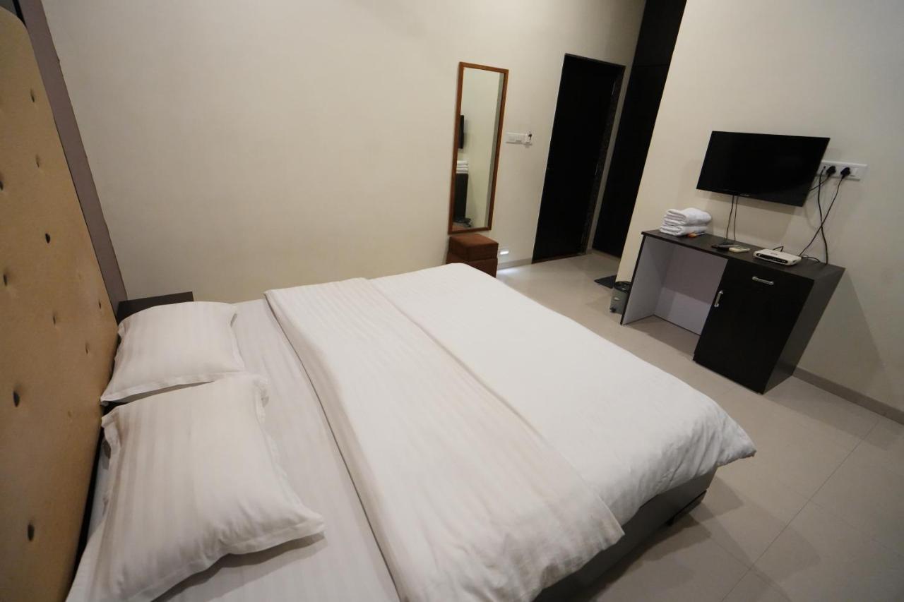 Hotel Ravi Residency Nadiad Exterior photo