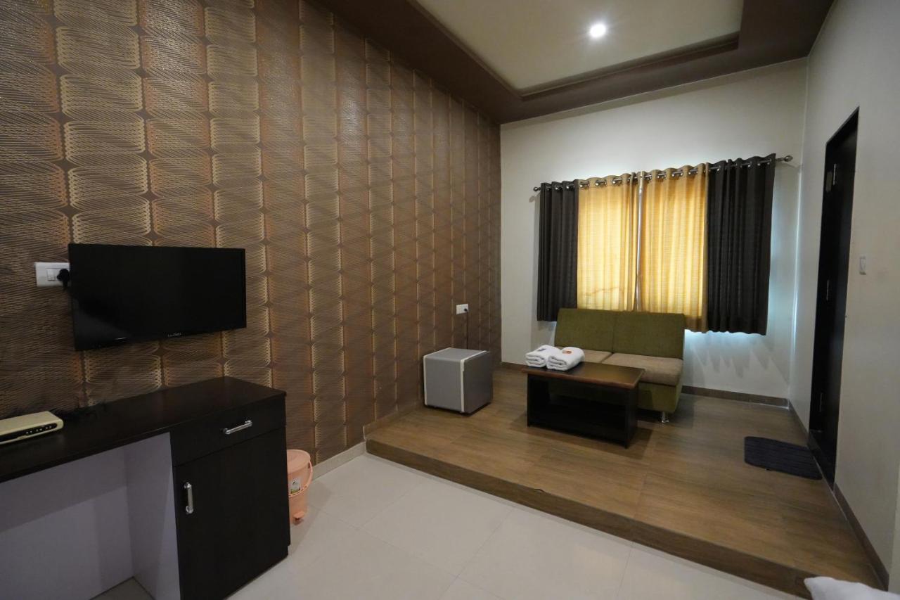 Hotel Ravi Residency Nadiad Exterior photo