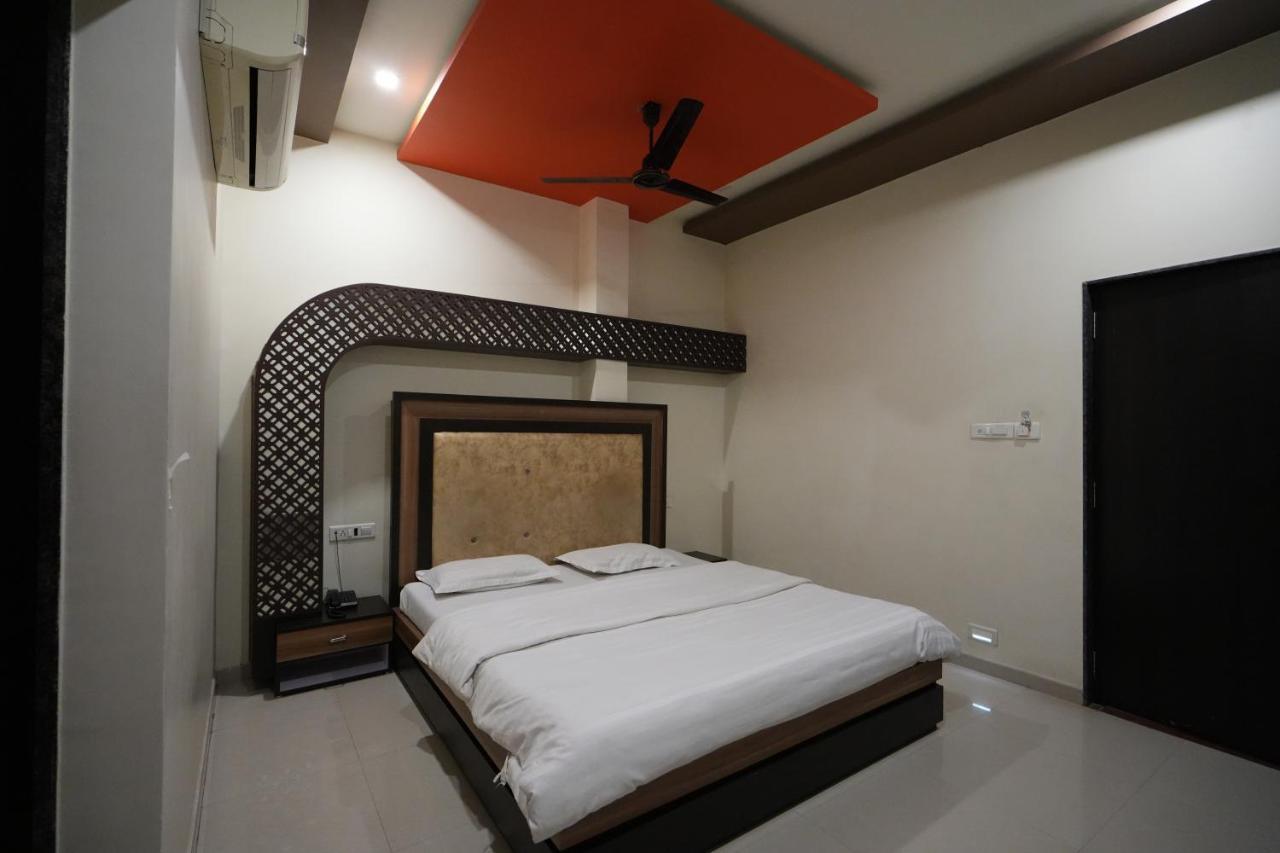 Hotel Ravi Residency Nadiad Exterior photo